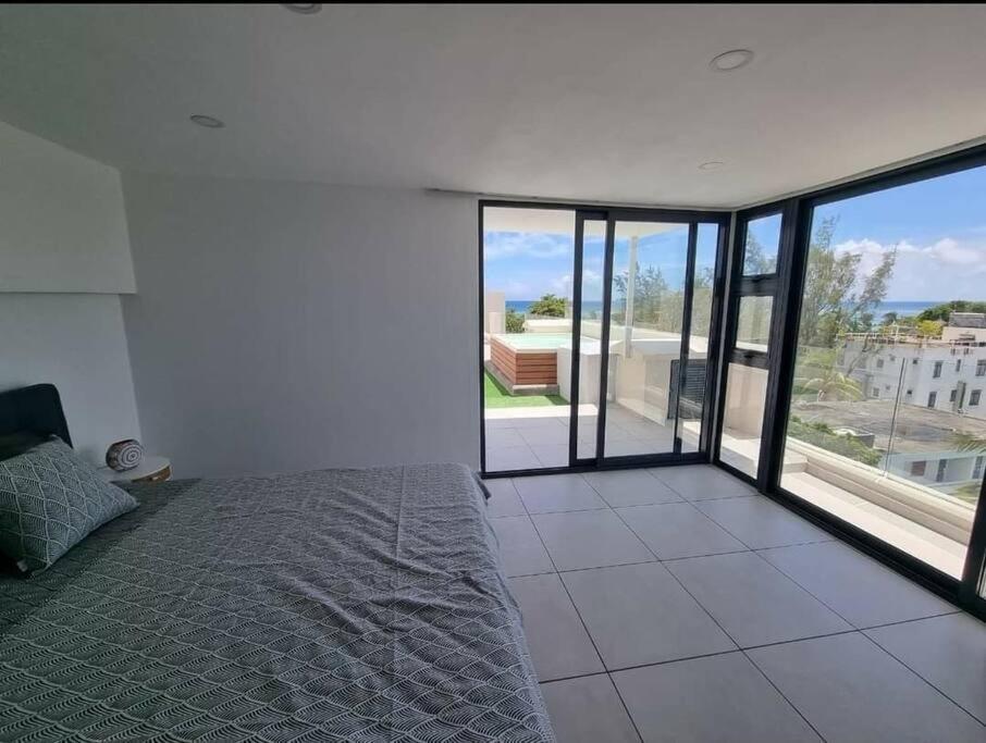 Penthouse Vue Sur Mer 200M2 Pereybere Beach Exterior photo